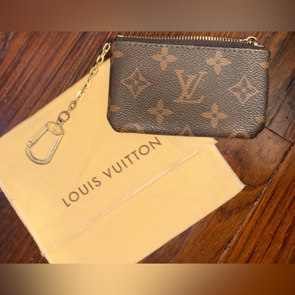 Louis Vuitton Key Pouch in signature Monogram coatedcanvas,aka the Pochette Clés - Picture 6 of 8